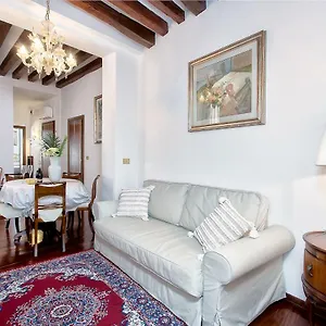  Apartment Residenza Calle Larga San Marco